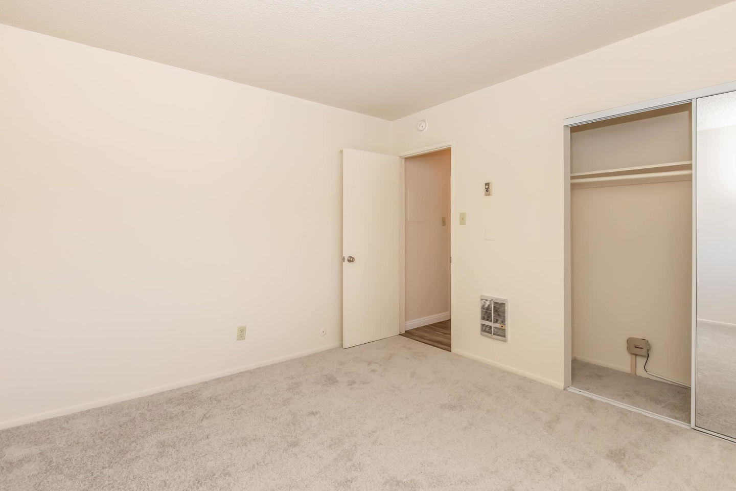Ocean West Apartments Image 25