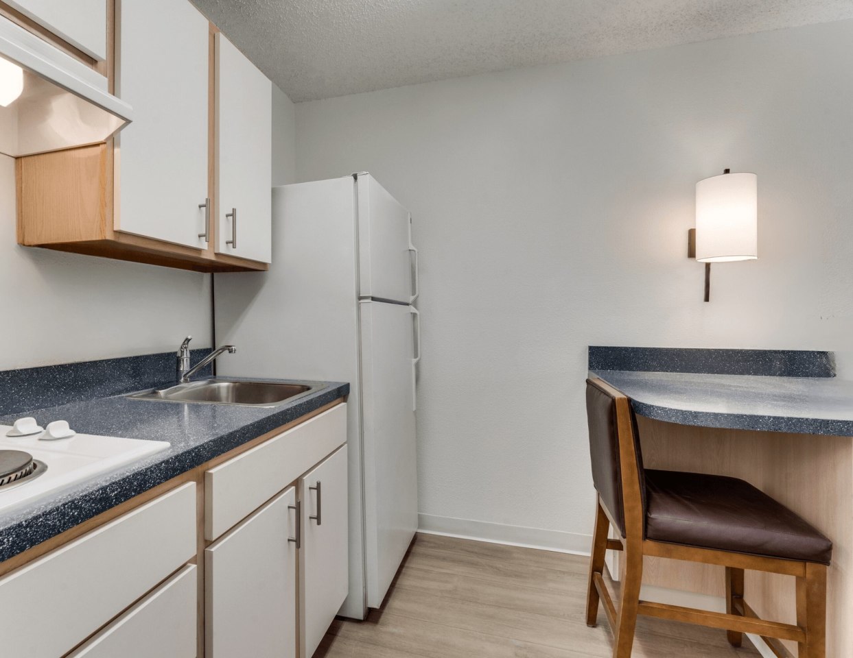 Waterford Studios Fully Furnished with Utilities Included Image 7