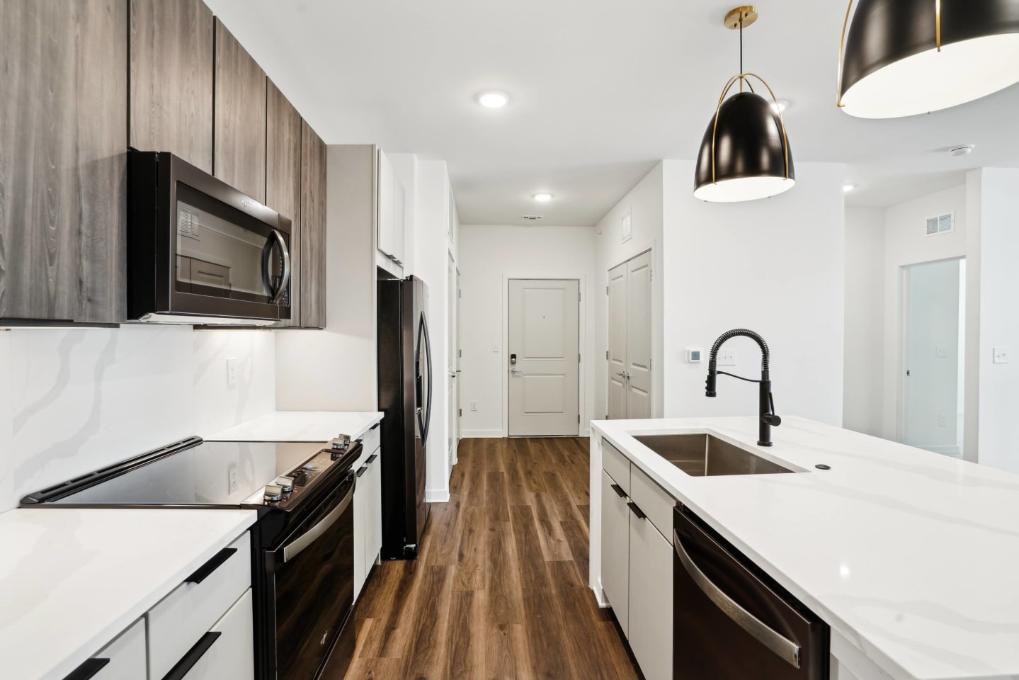 The Pullman Luxury Apartment Homes Image 2