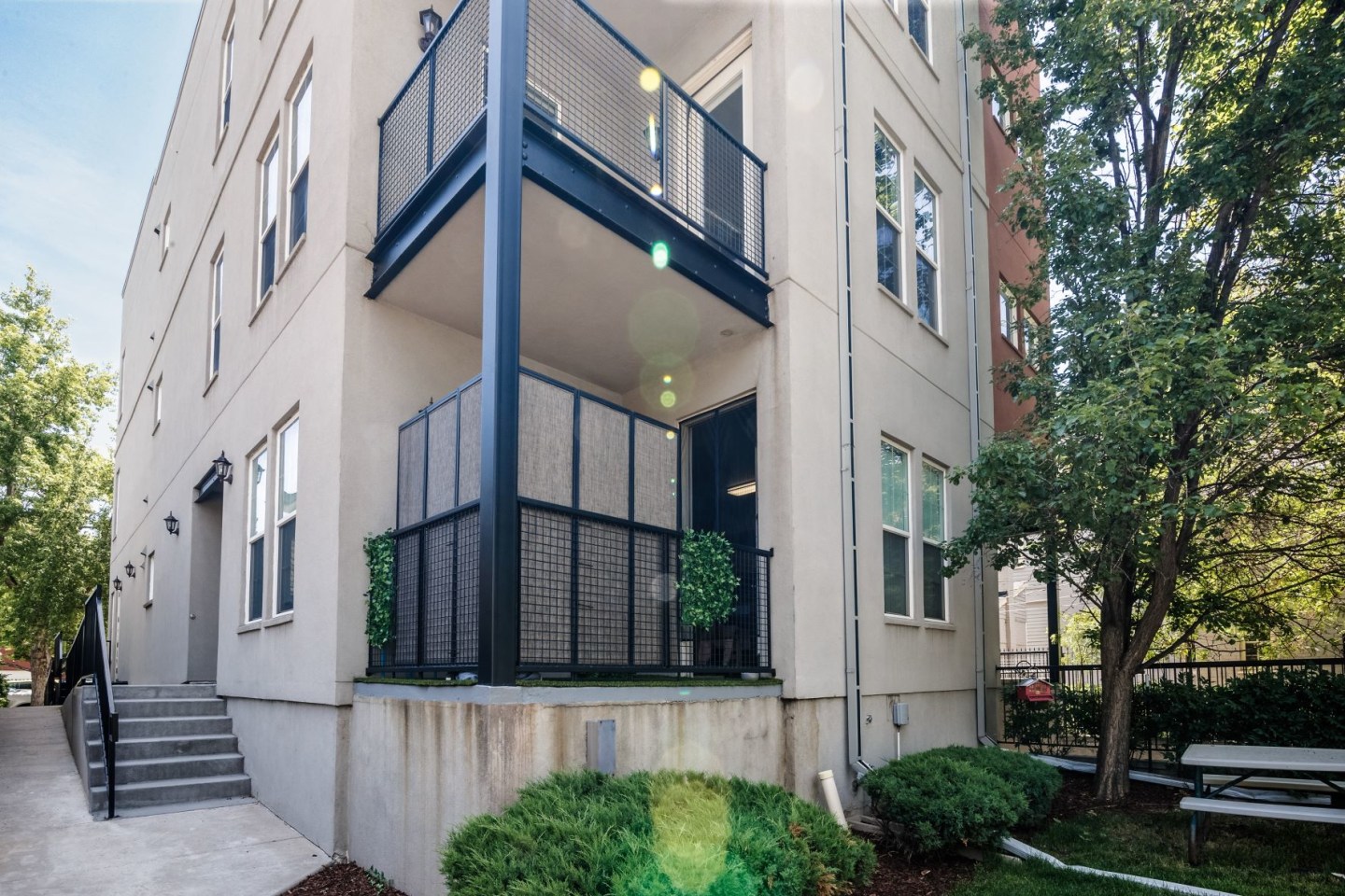 1721 Marion Image 15