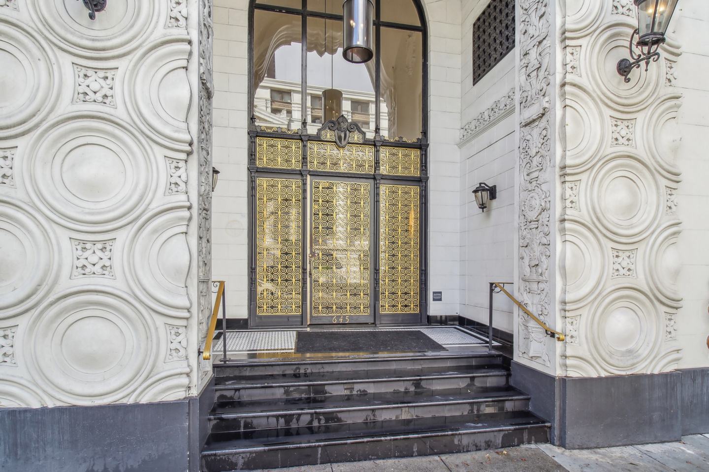 645 Stockton Image 13