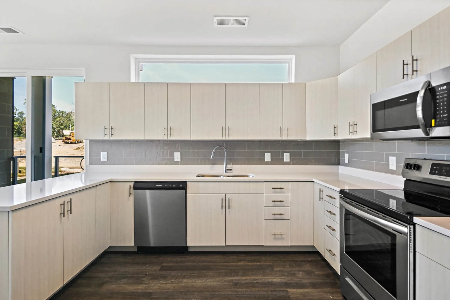 Metropolis Apartments Image 36