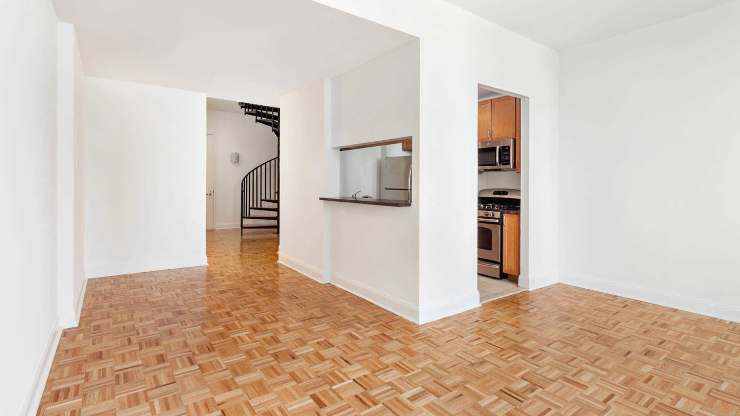 71 Broadway Image 12