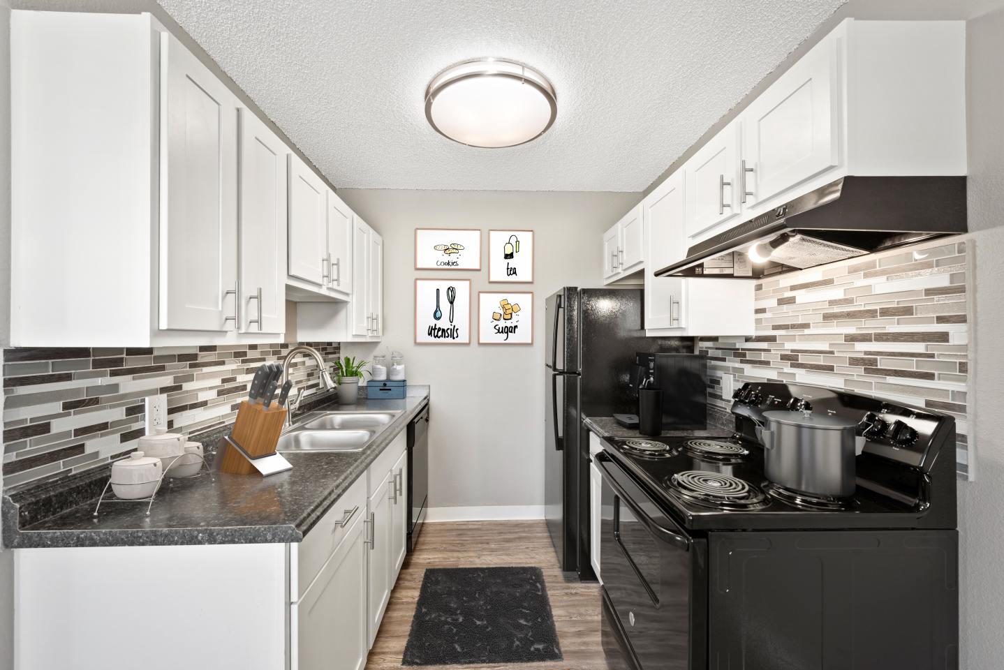 Fairview Apartments & Townhomes Image 1