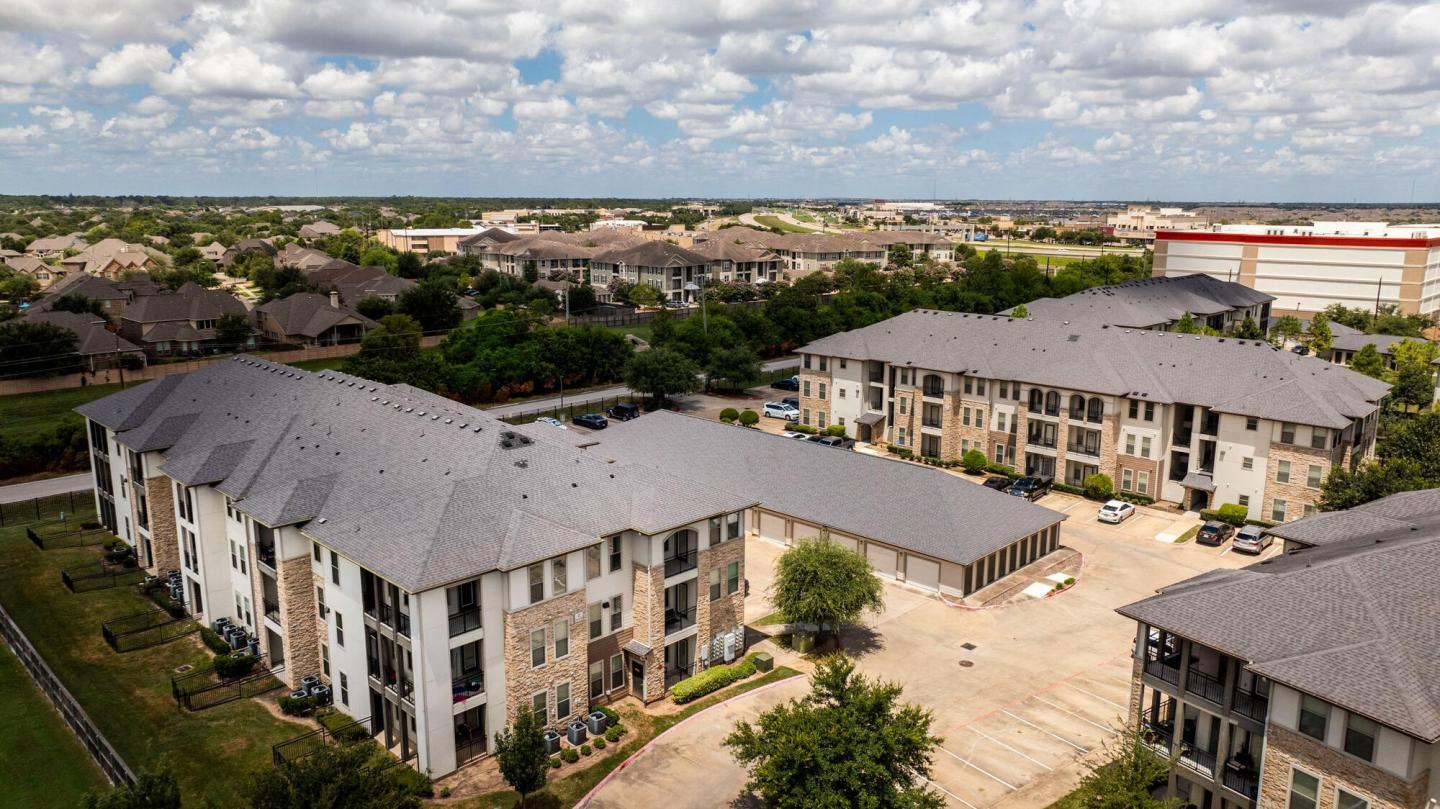 Olympus at Waterside Estates Image 7