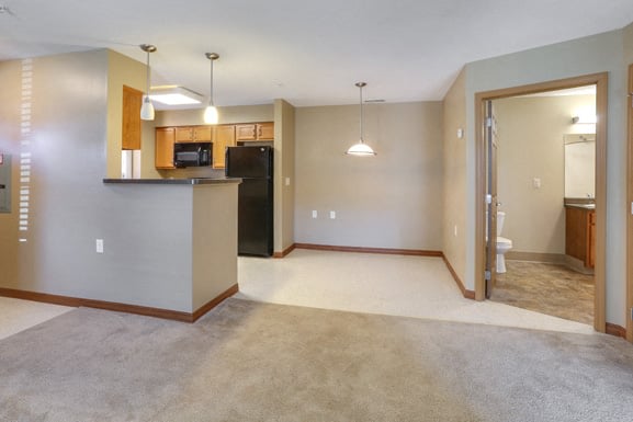 Deer Lakes Apartments Image 4