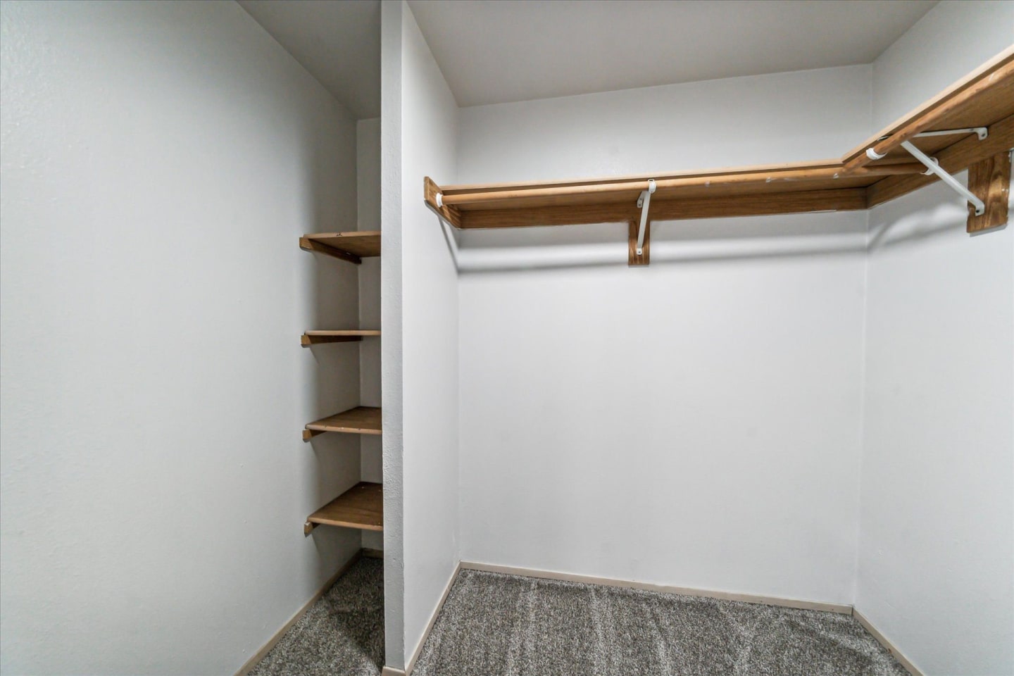 Oak Park Village Apartments Image 30