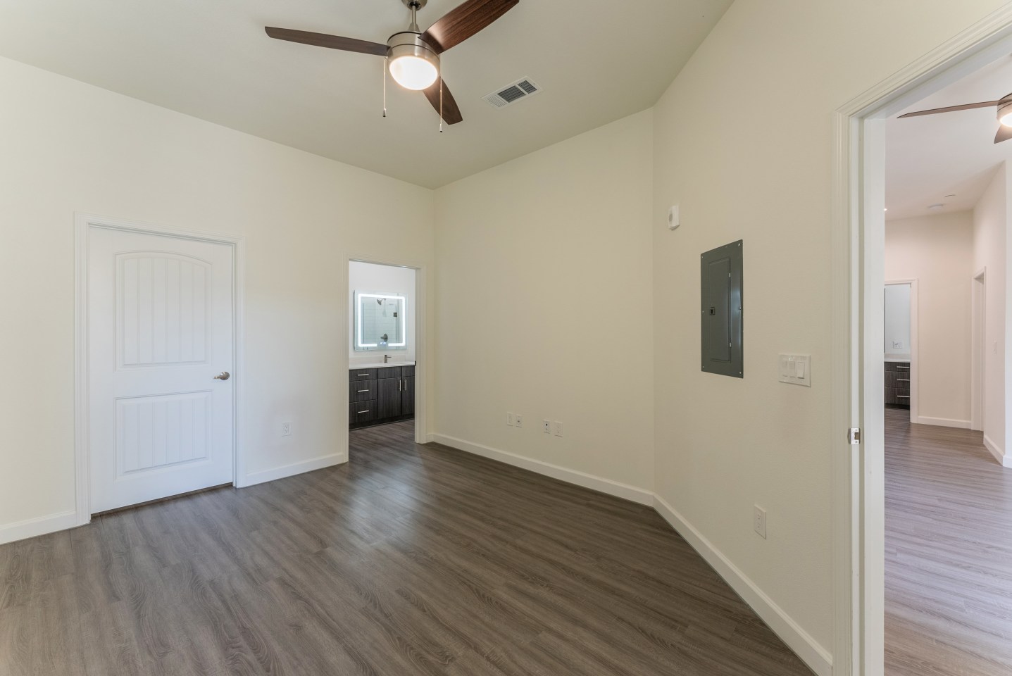 The Residences at 3000 Bardin Image 16