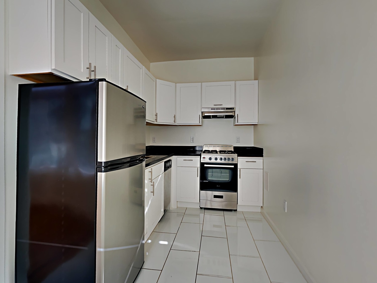 305 Hyde St. Image 2