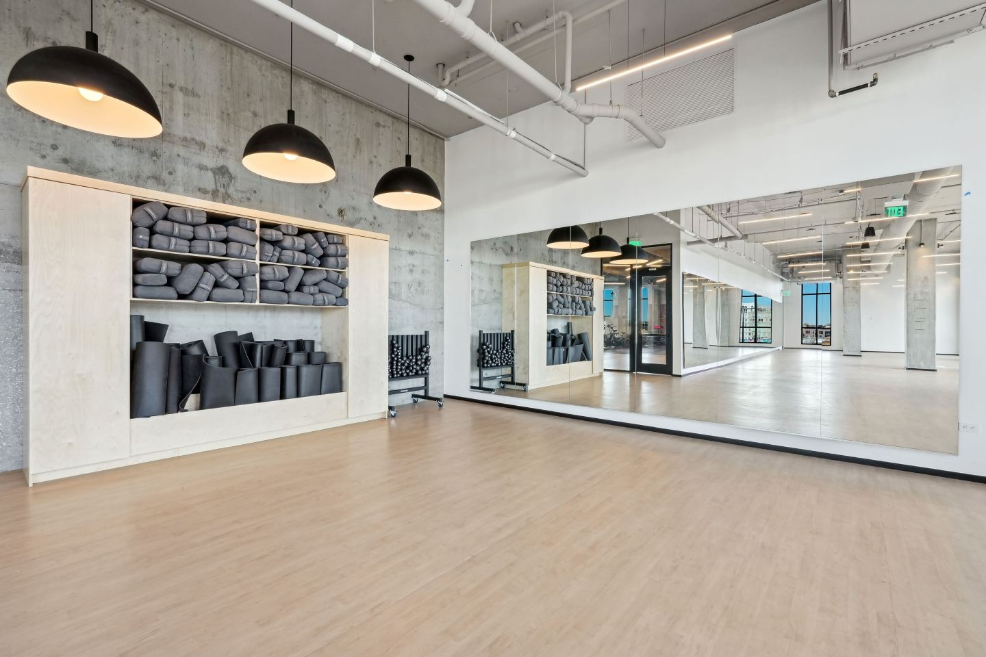 Velaris Living Image 6