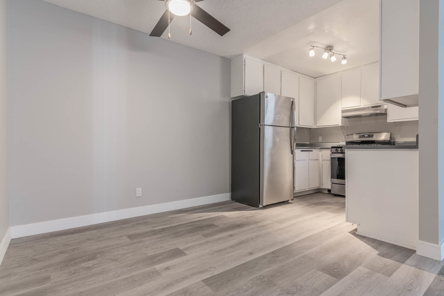 Shoreline Apartments Image 14