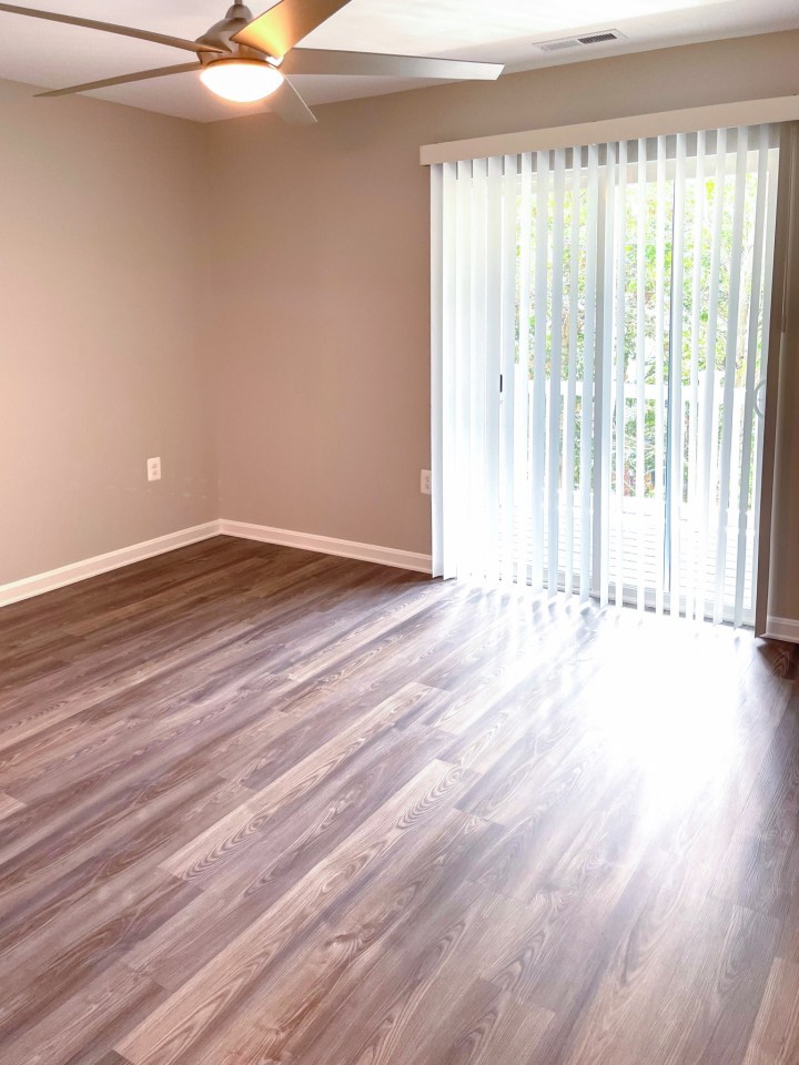 Clarys Crossing Image 22
