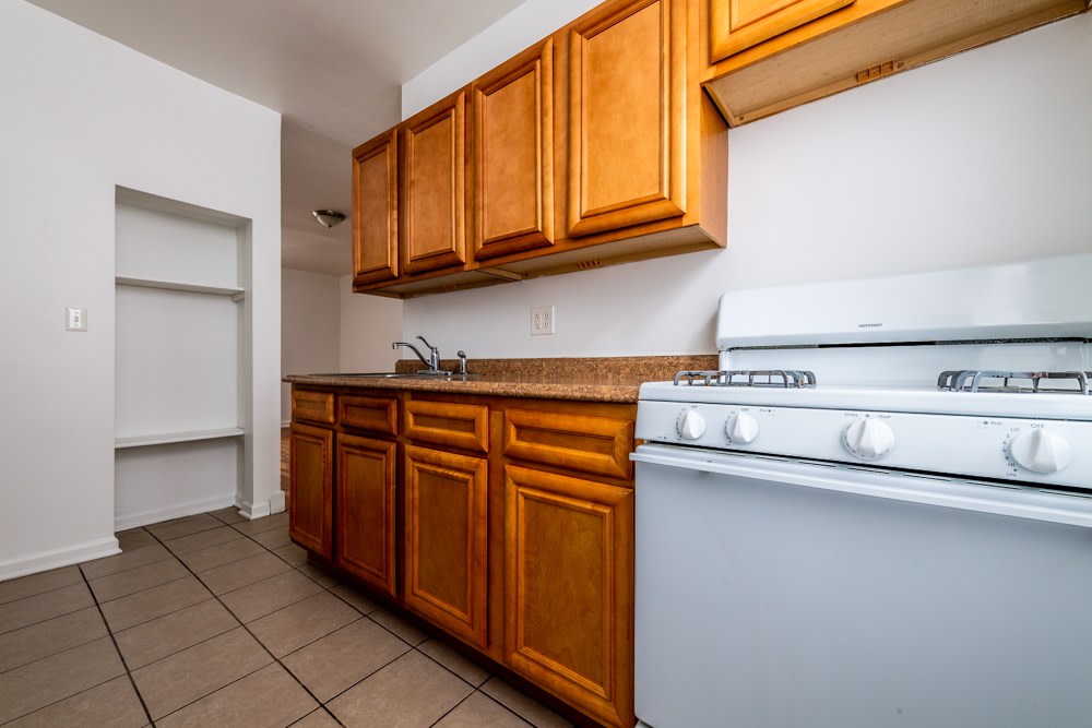 2900 E 91st Street Apartments Image 1