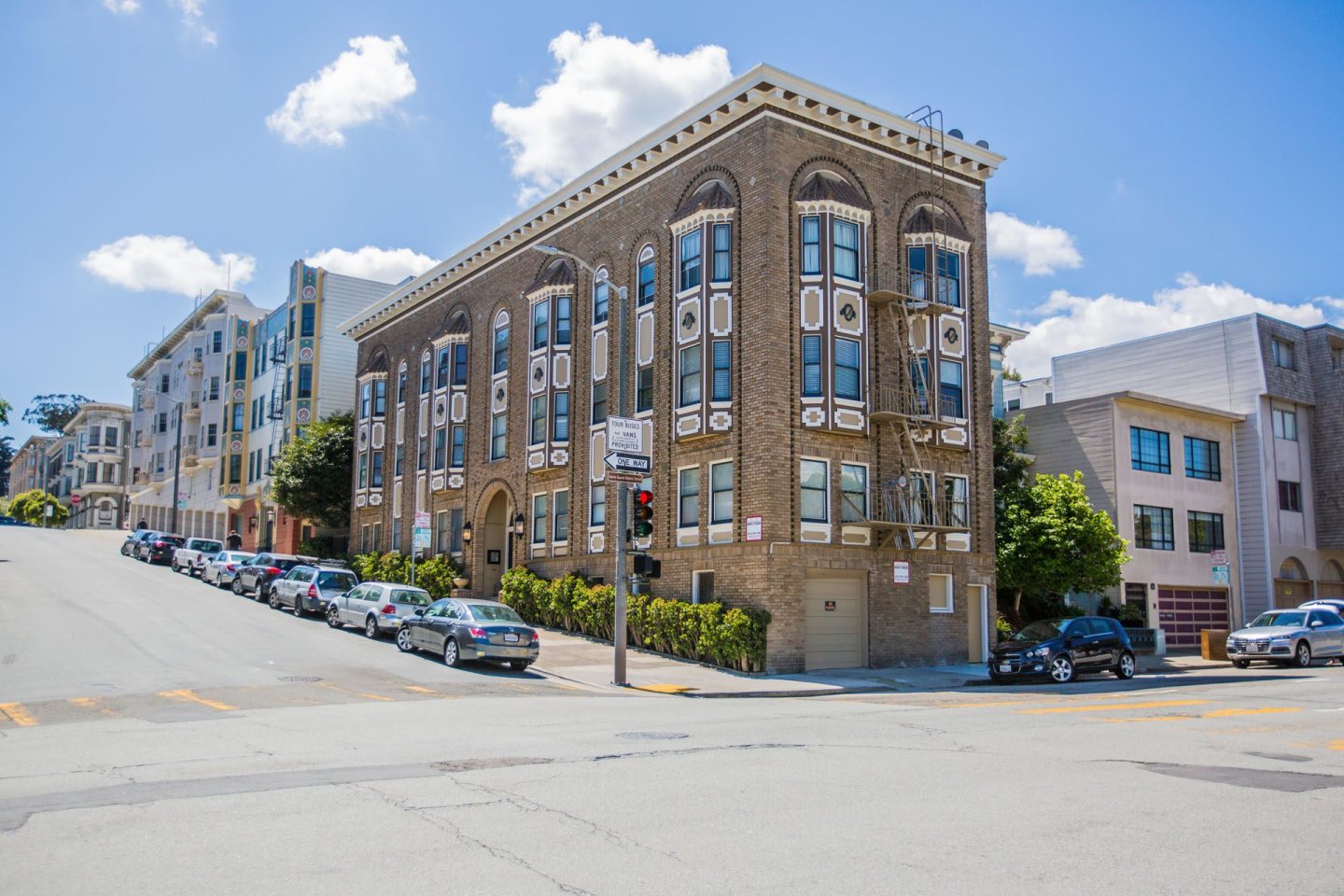 925 PIERCE Image 13