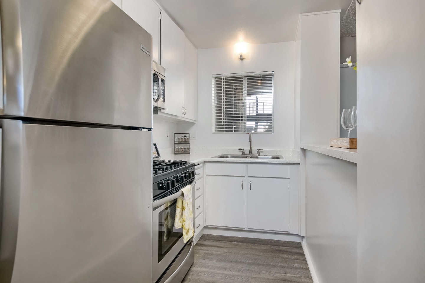 Racquet Club Apartments Image 15