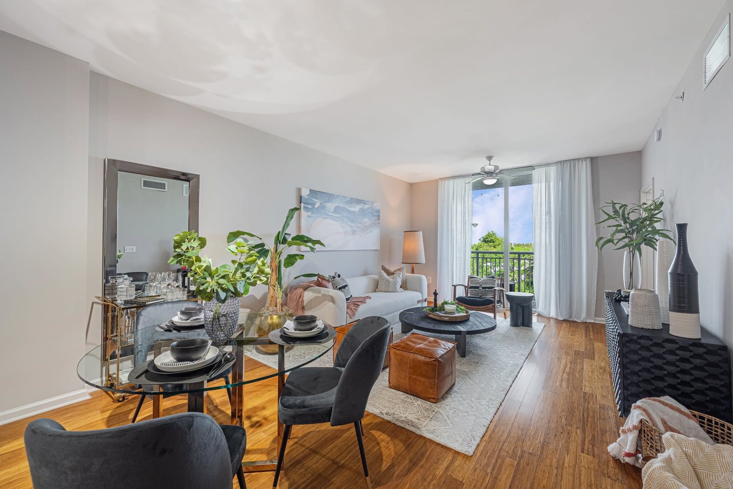1640 Victoria Park Apartments Image 6