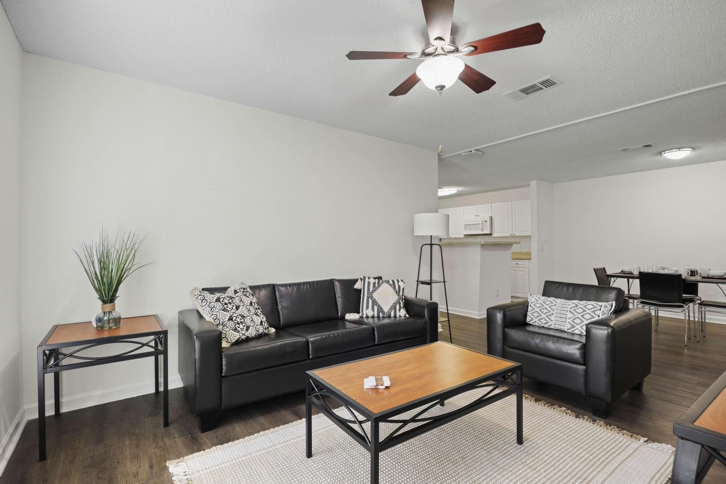 Student Housing - 1540 Place Image 28