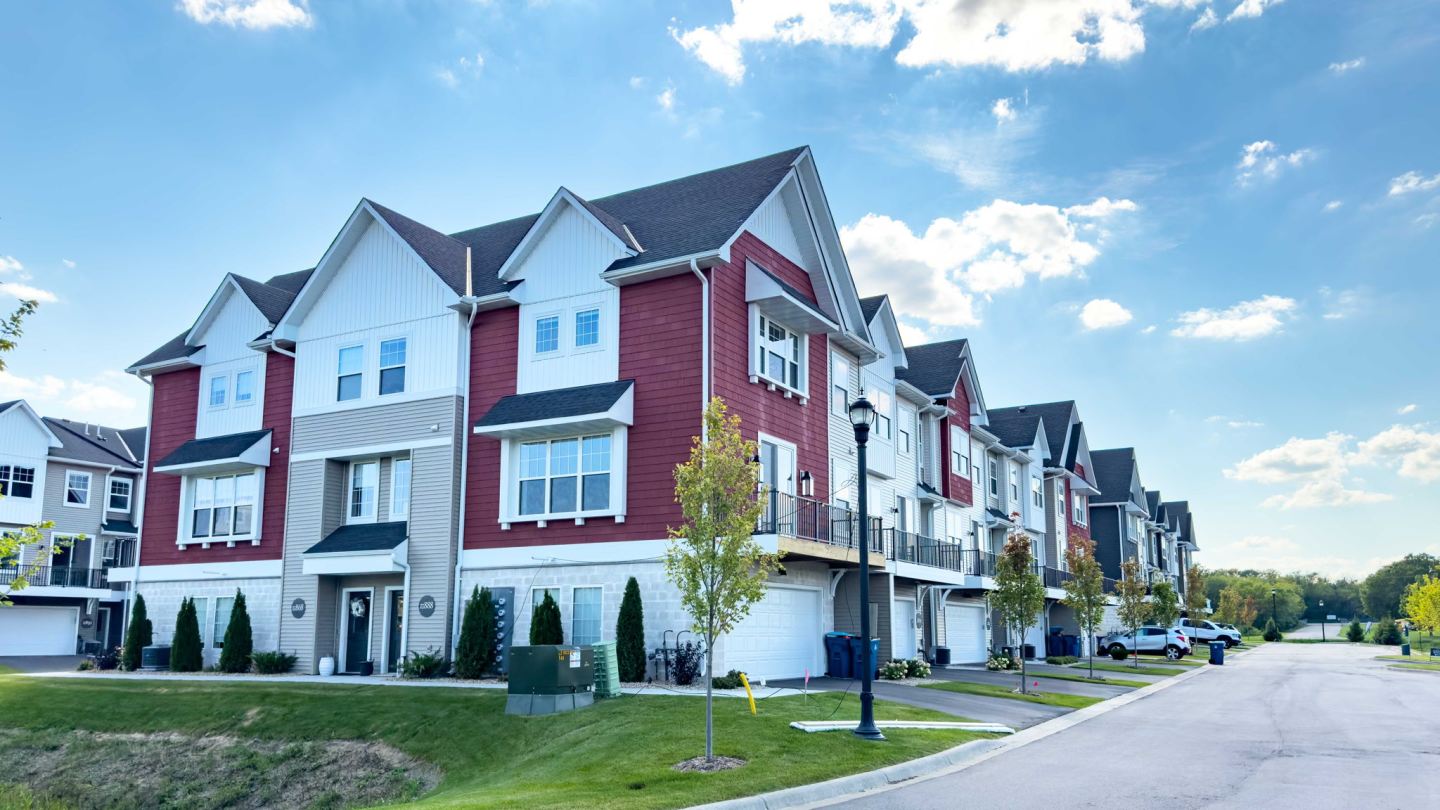 Field & Grove Townhomes of Champlin Image 42