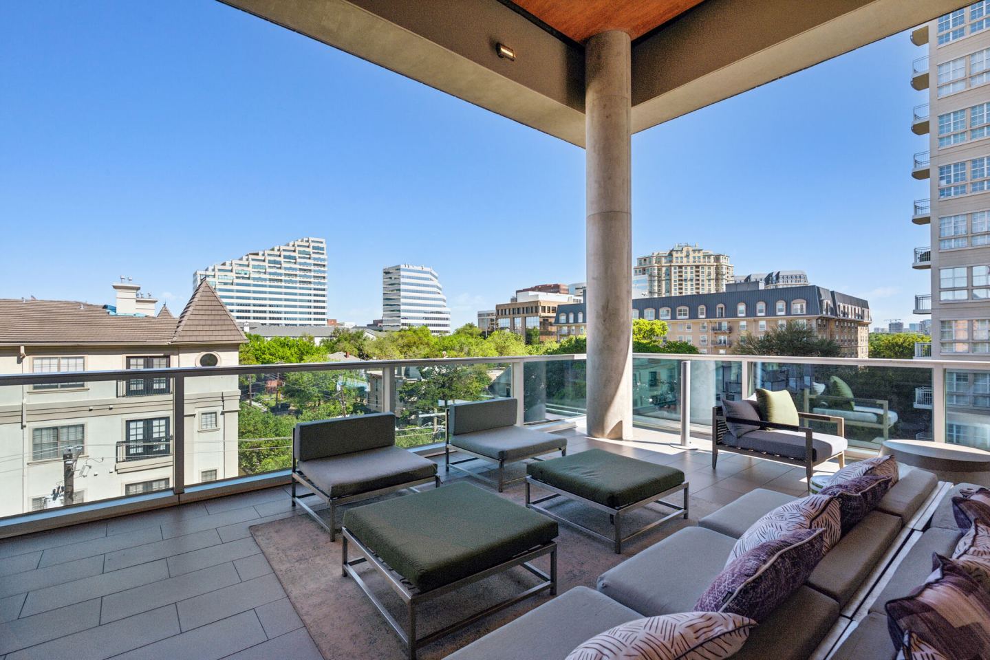 Gallery at Turtle Creek Image 23