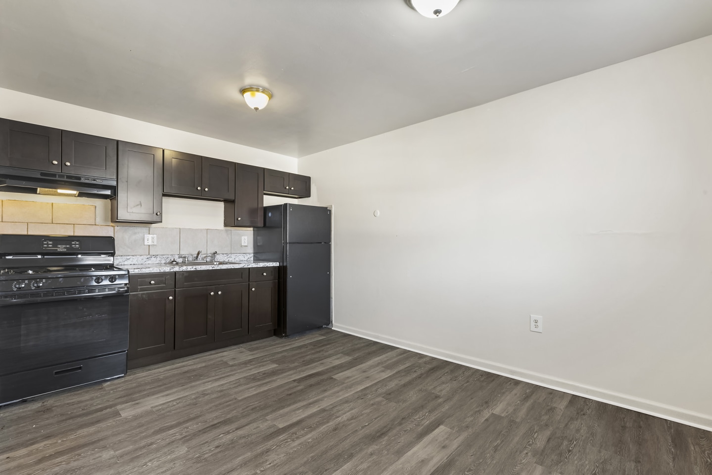 Spencer Place Apartments Image 12