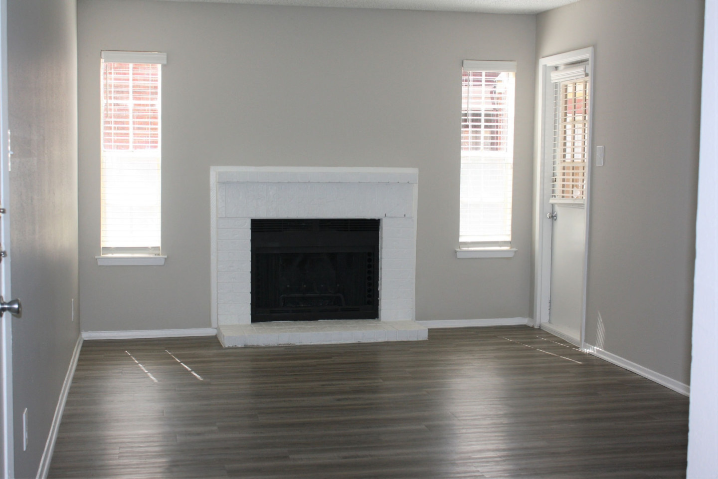 Cobblestone Village Image 5