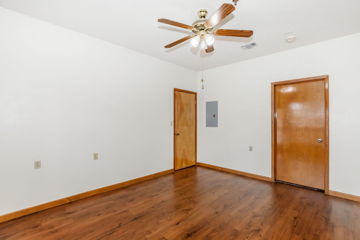 Encino Luxury Apartments Image 31