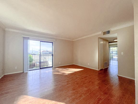 Hawthorne Manor Apartments Image 2