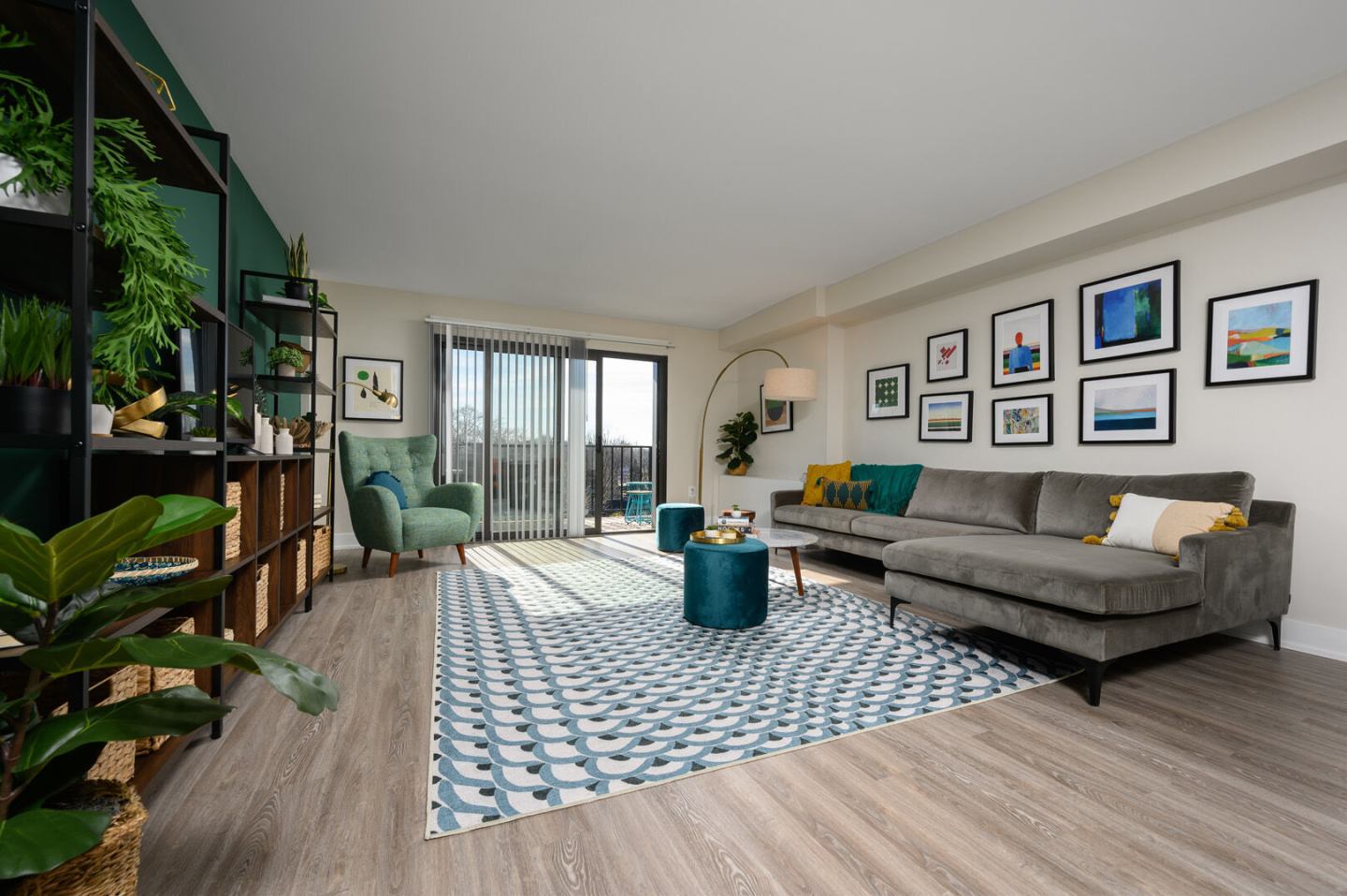 Regency Towers Image 9