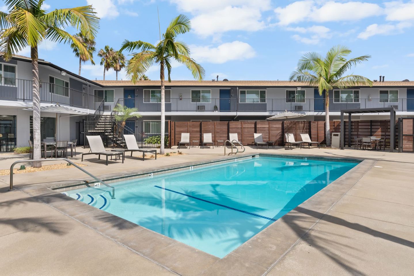 The Circle Apartments at Long Beach Image 20
