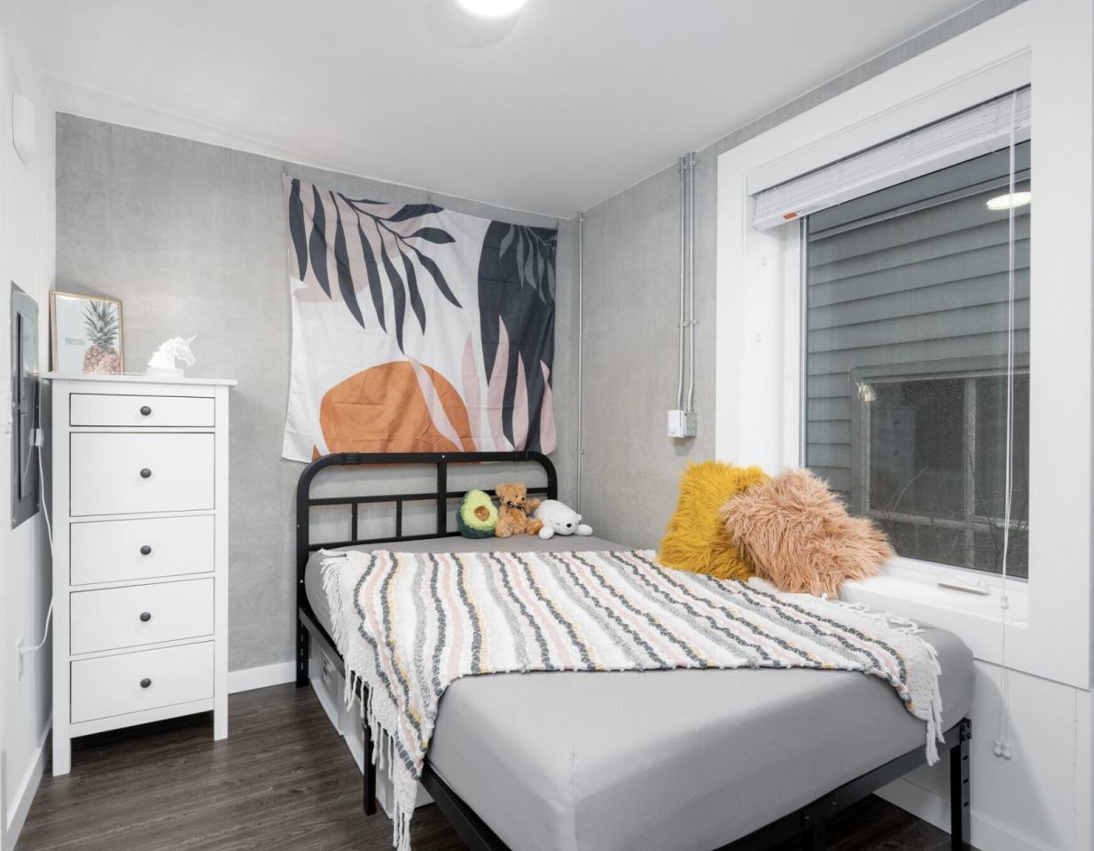Montclair Apartments - Student Housing Image 8