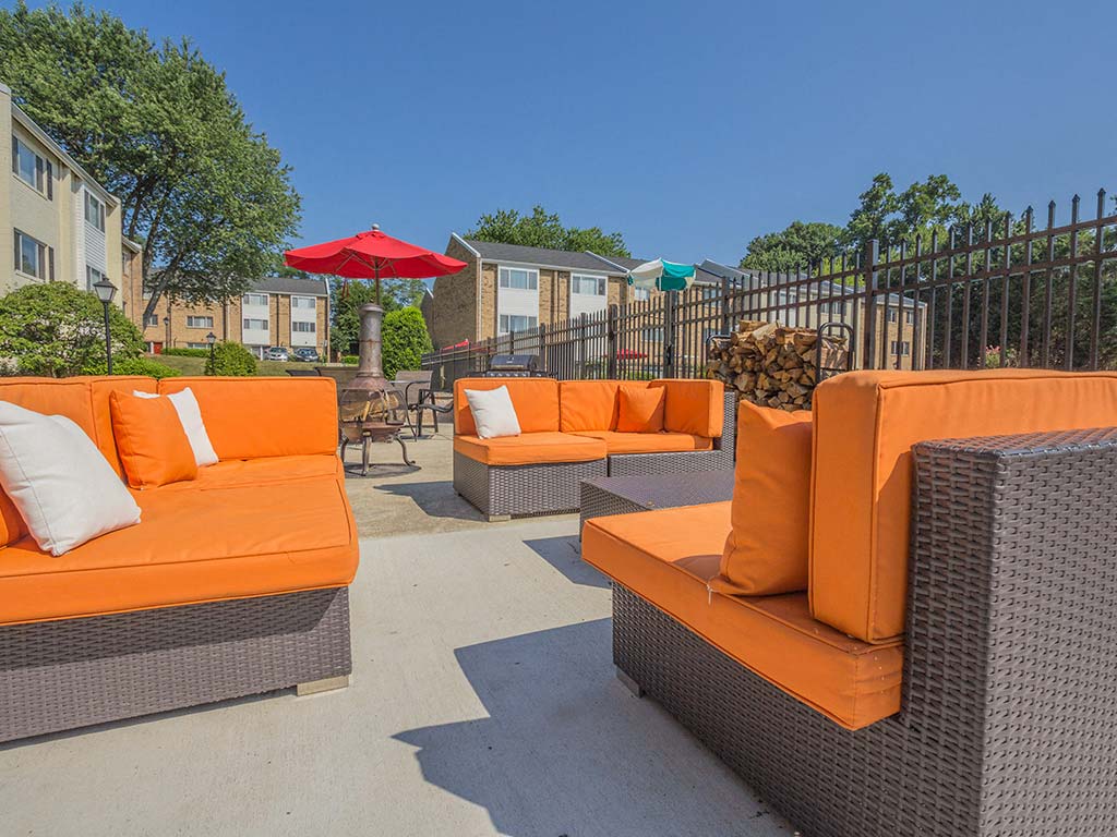 Tysons Glen and Devonshire Square Apartments & Townhomes Image 10