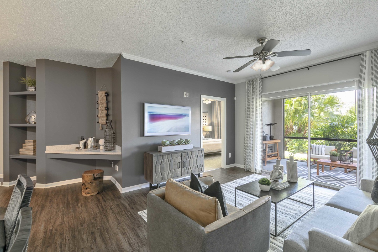 Lake's Edge Apartments Image 12