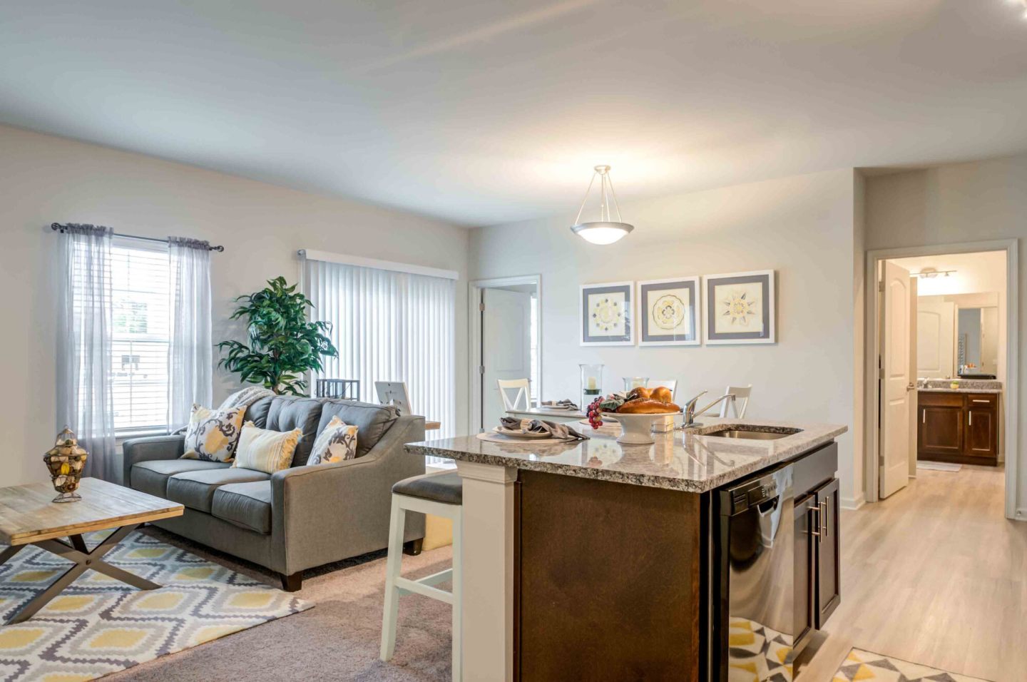 Coventry Square Apartments Image 7