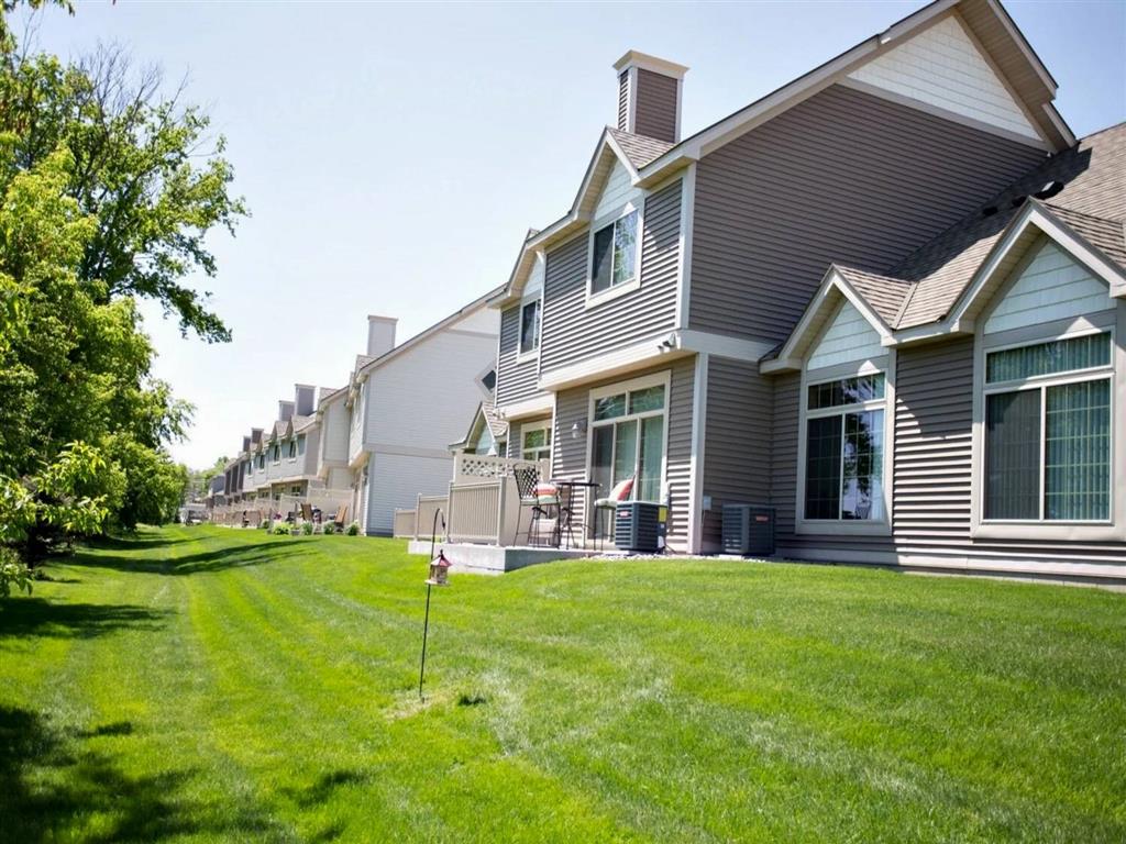 Cascade Shores Townhomes Image 24