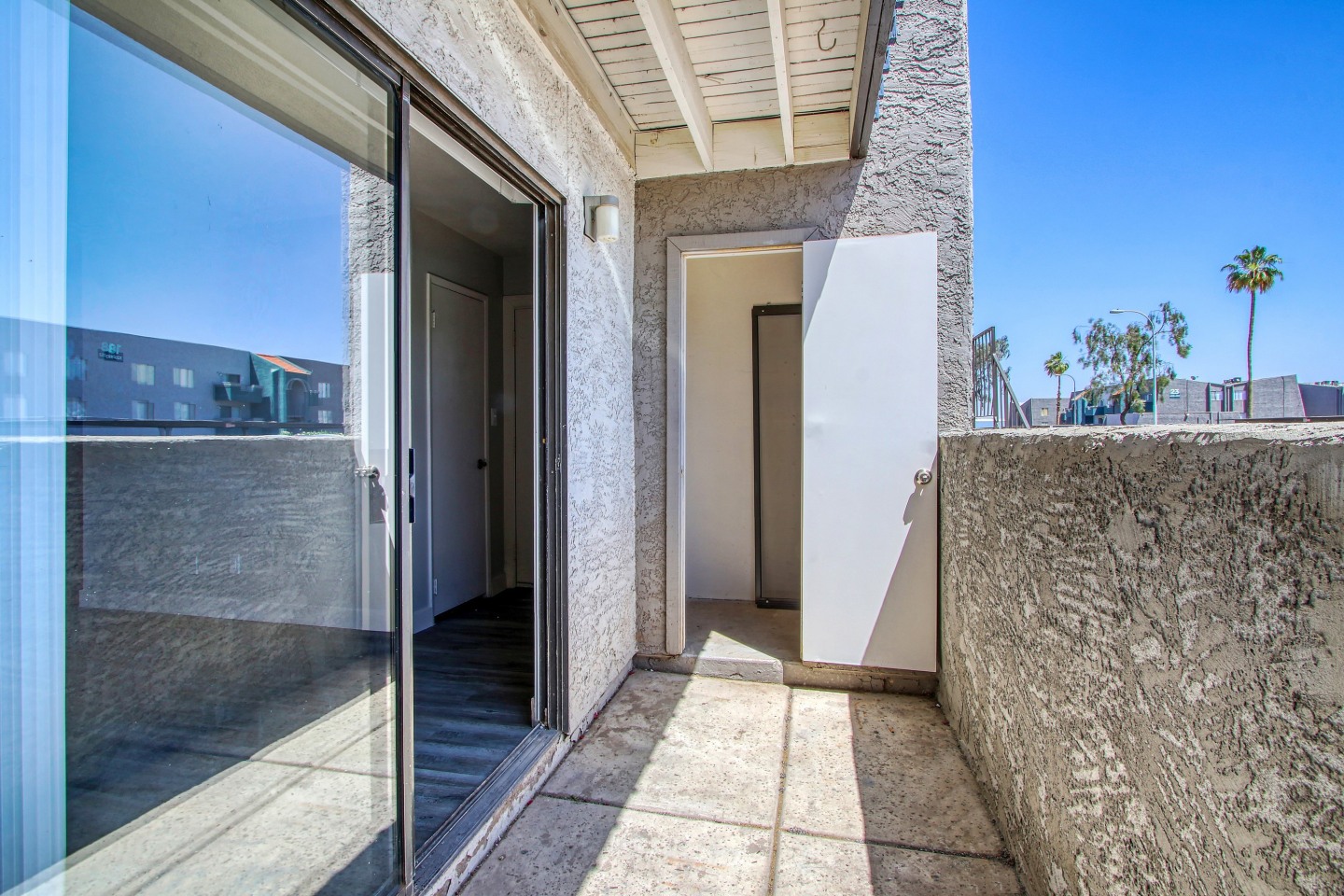 Broadway Vista Apartments Image 17