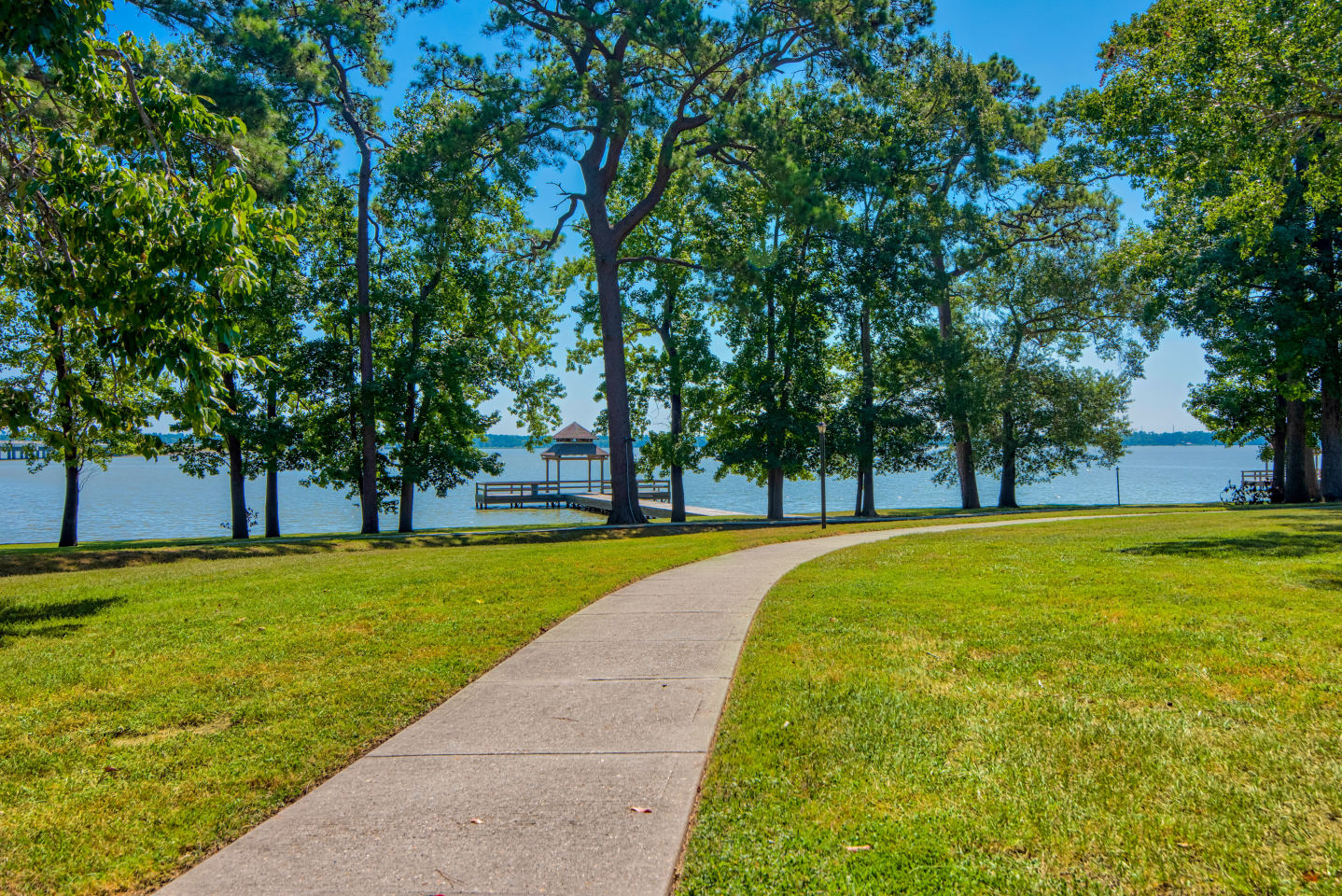 Lakeshore Villas Image 22