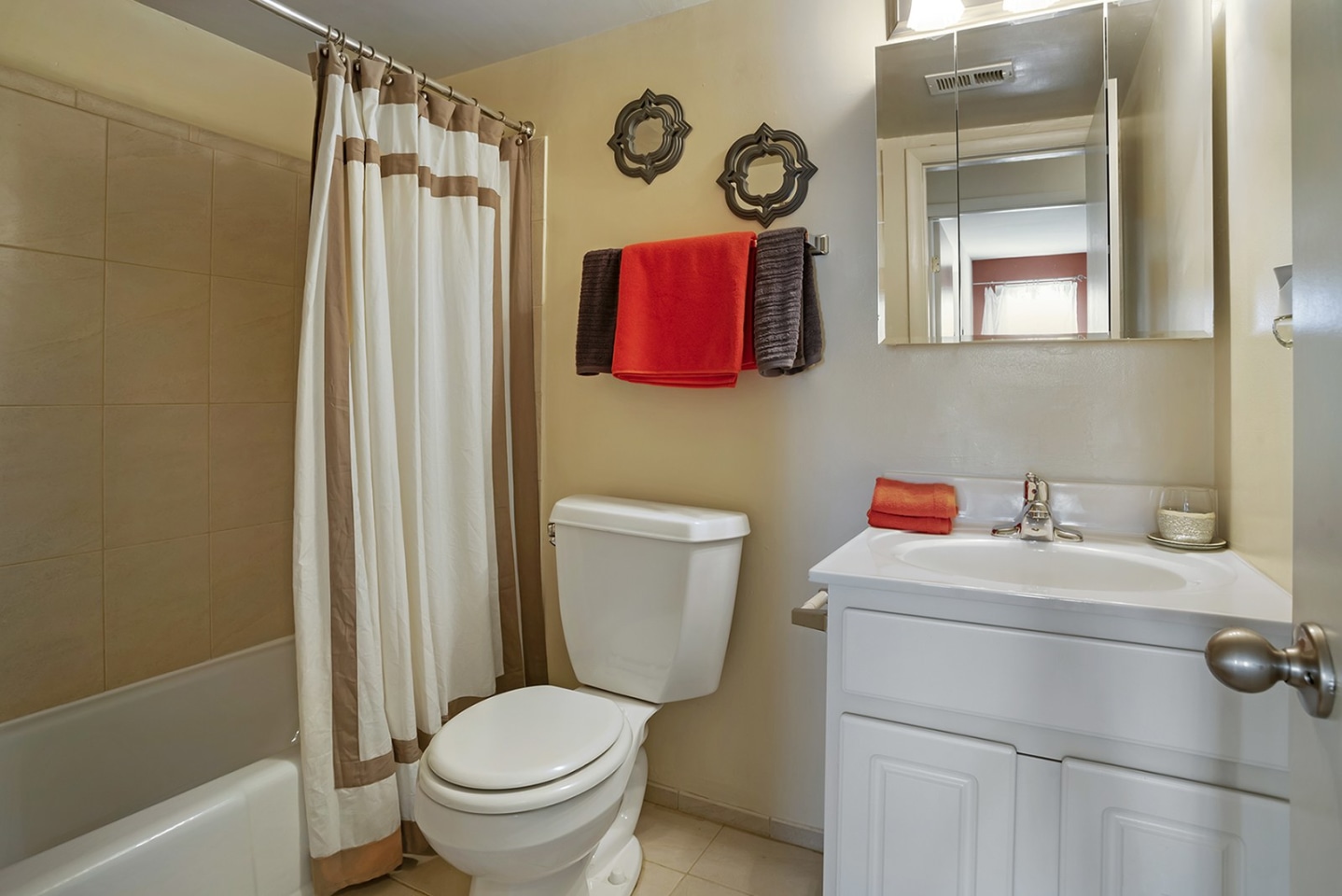 The Apartments at Elmwood Terrace Image 14