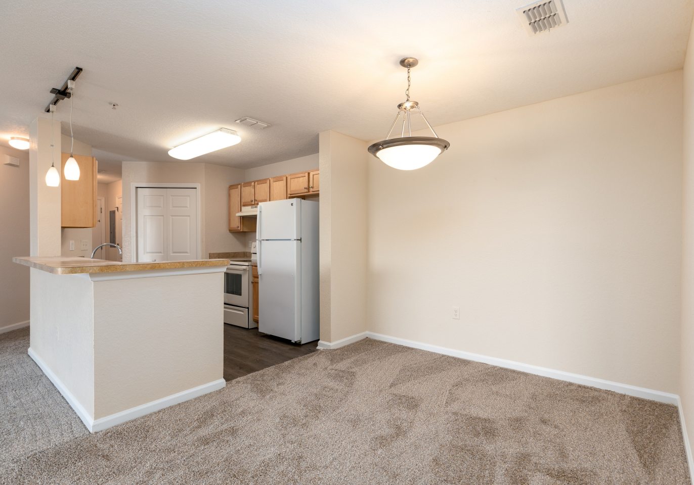 Villages at Lake Pointe Apartments and Townhomes Image 13