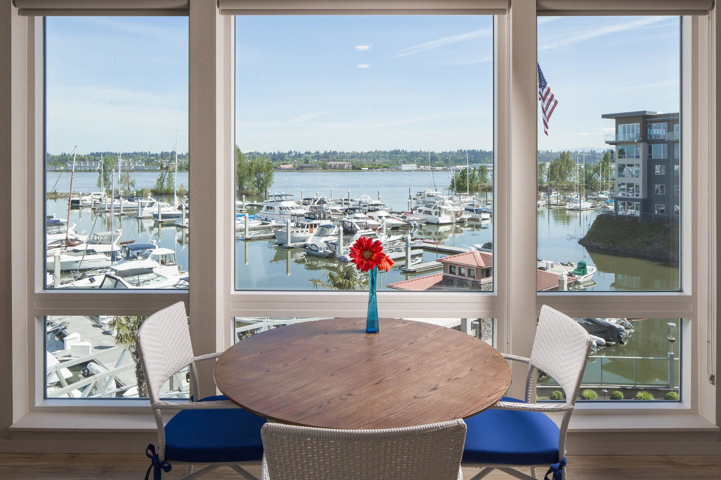 Yacht Harbor Club Image 23