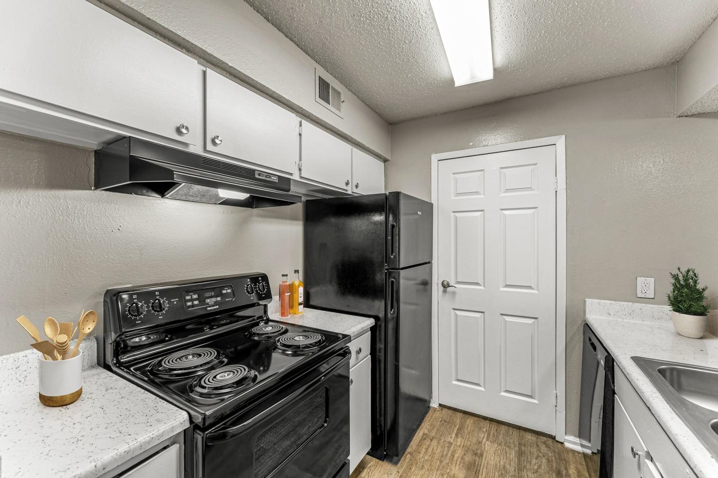 5636 Apartment Homes Image 35