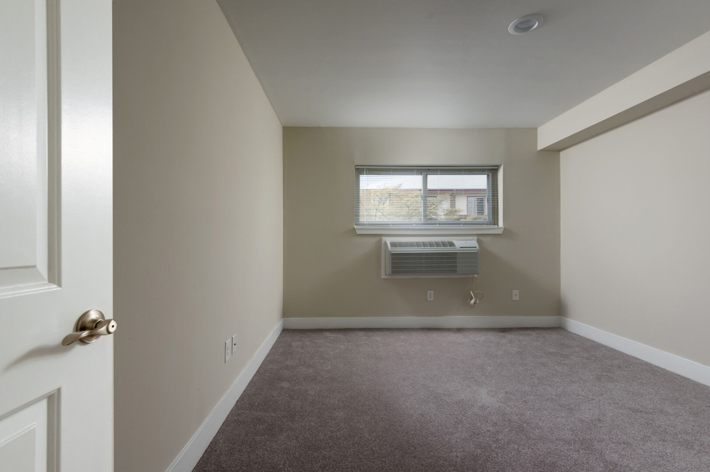 Algon Flats Image 18