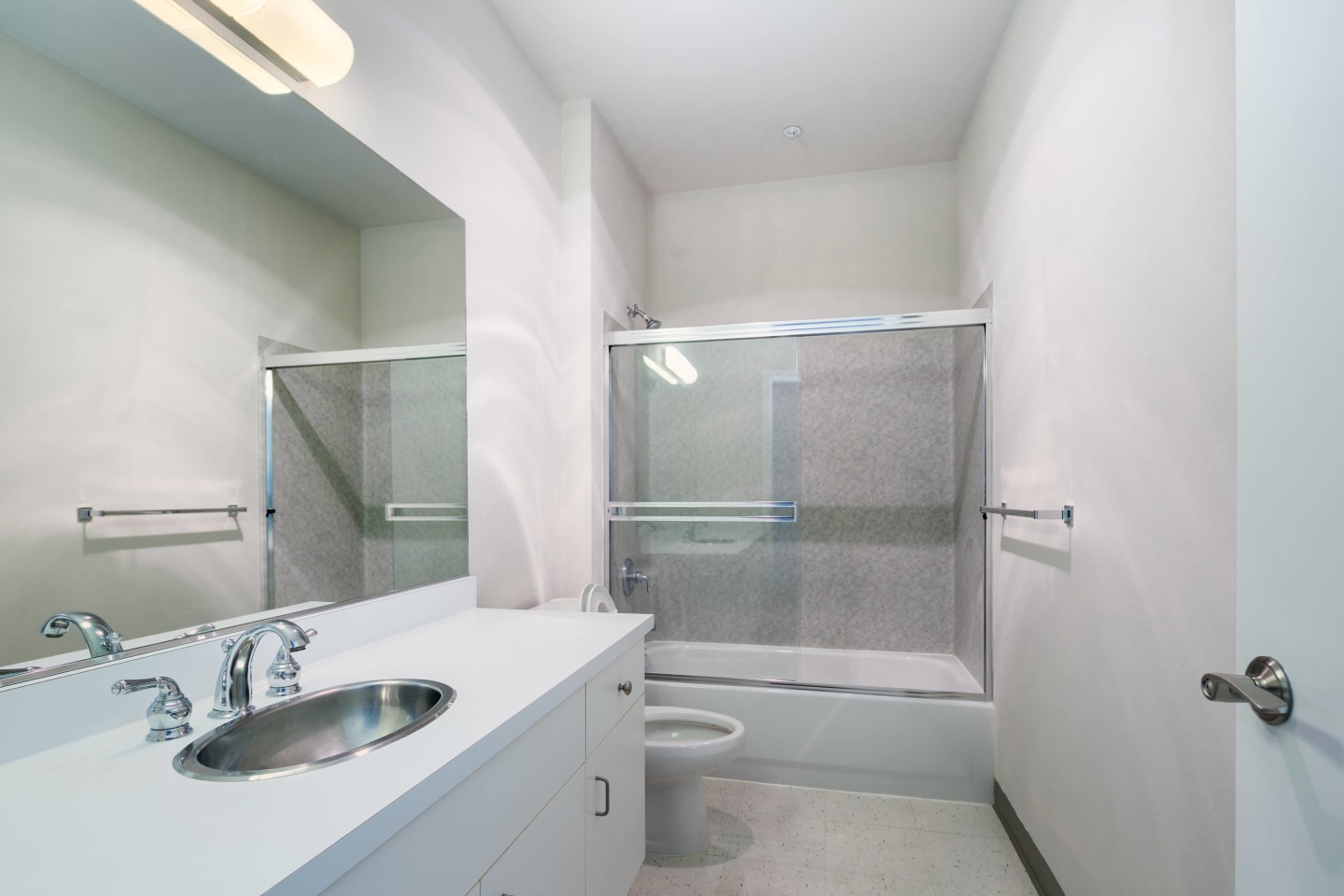 Pacific Pointe Apartments Image 32