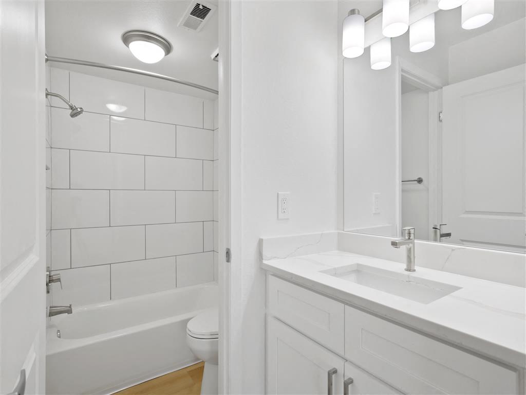 James Pointe Apartments Image 88