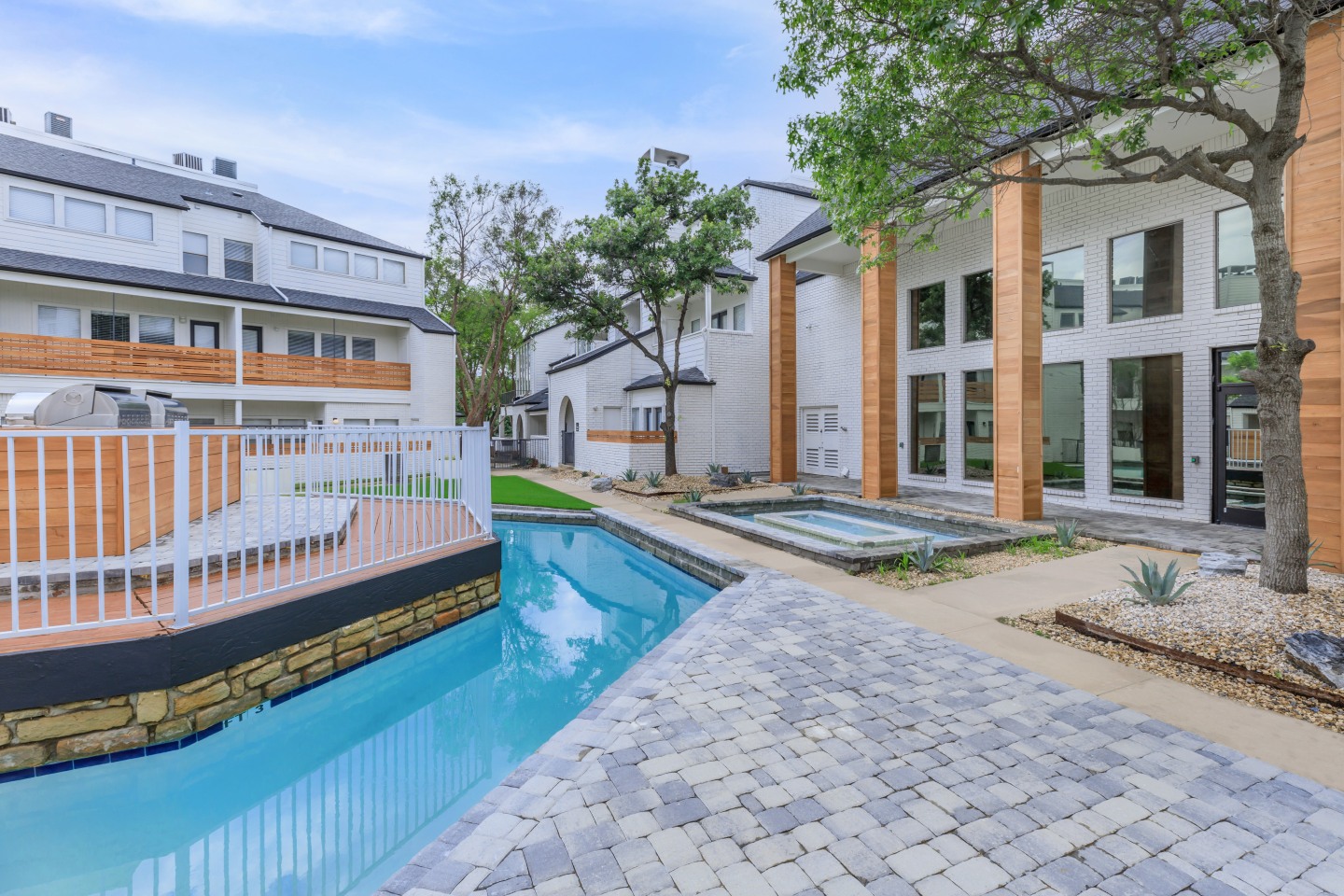 Axis Waterfront Image 15