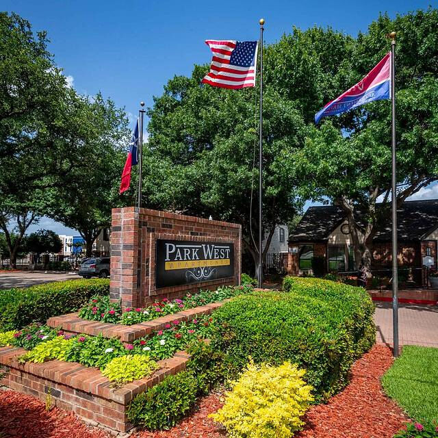 Park West Apartments Image 12