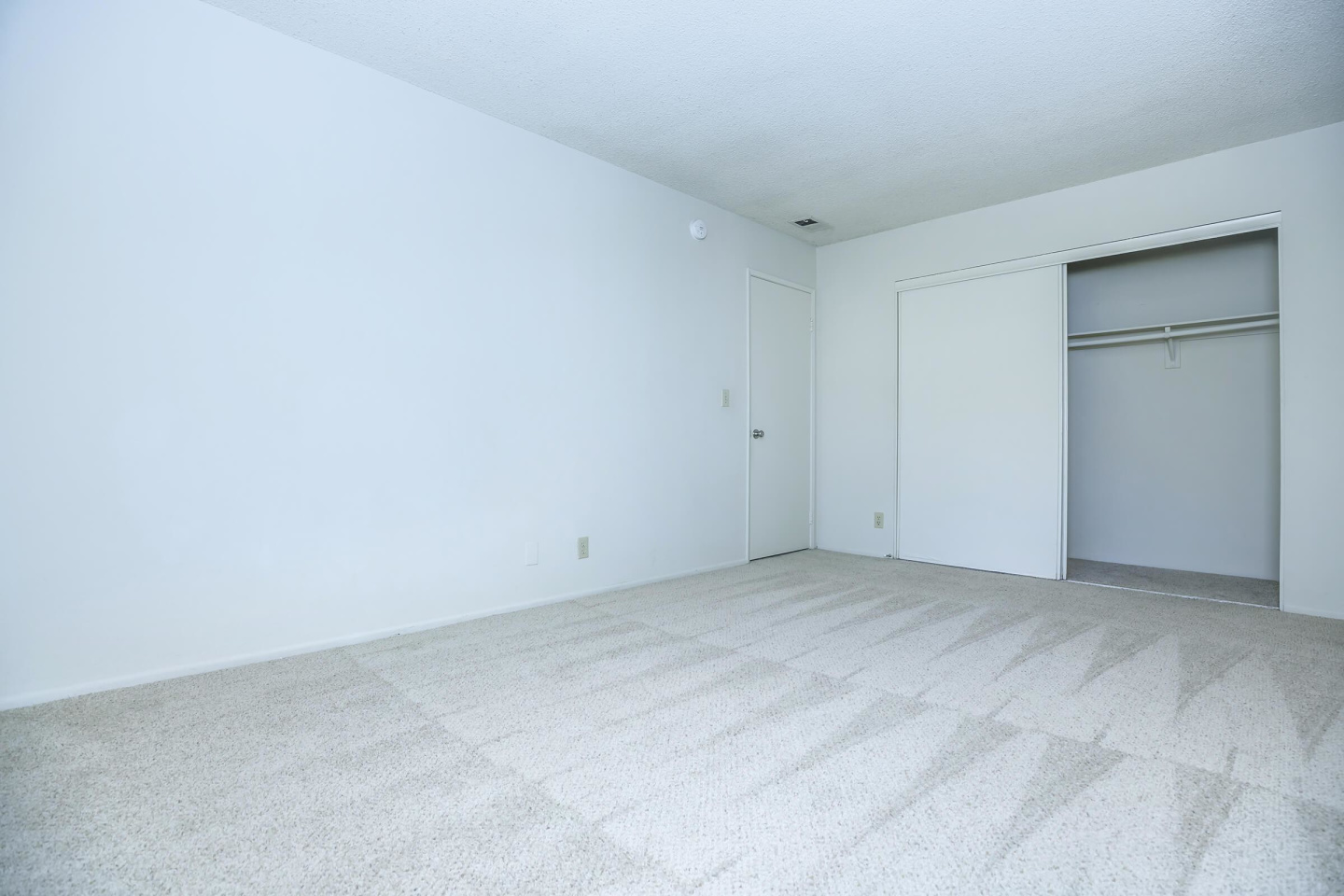 Barcelona, Palm Lane & Seville Apartment Homes Image 39