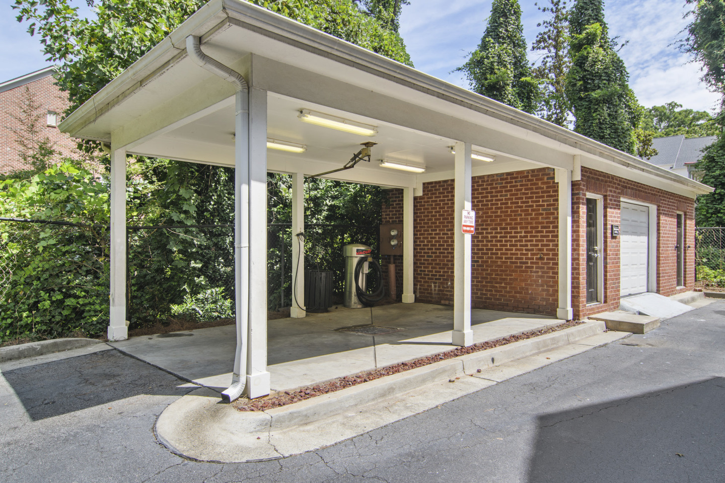 Gables Montclair Image 19