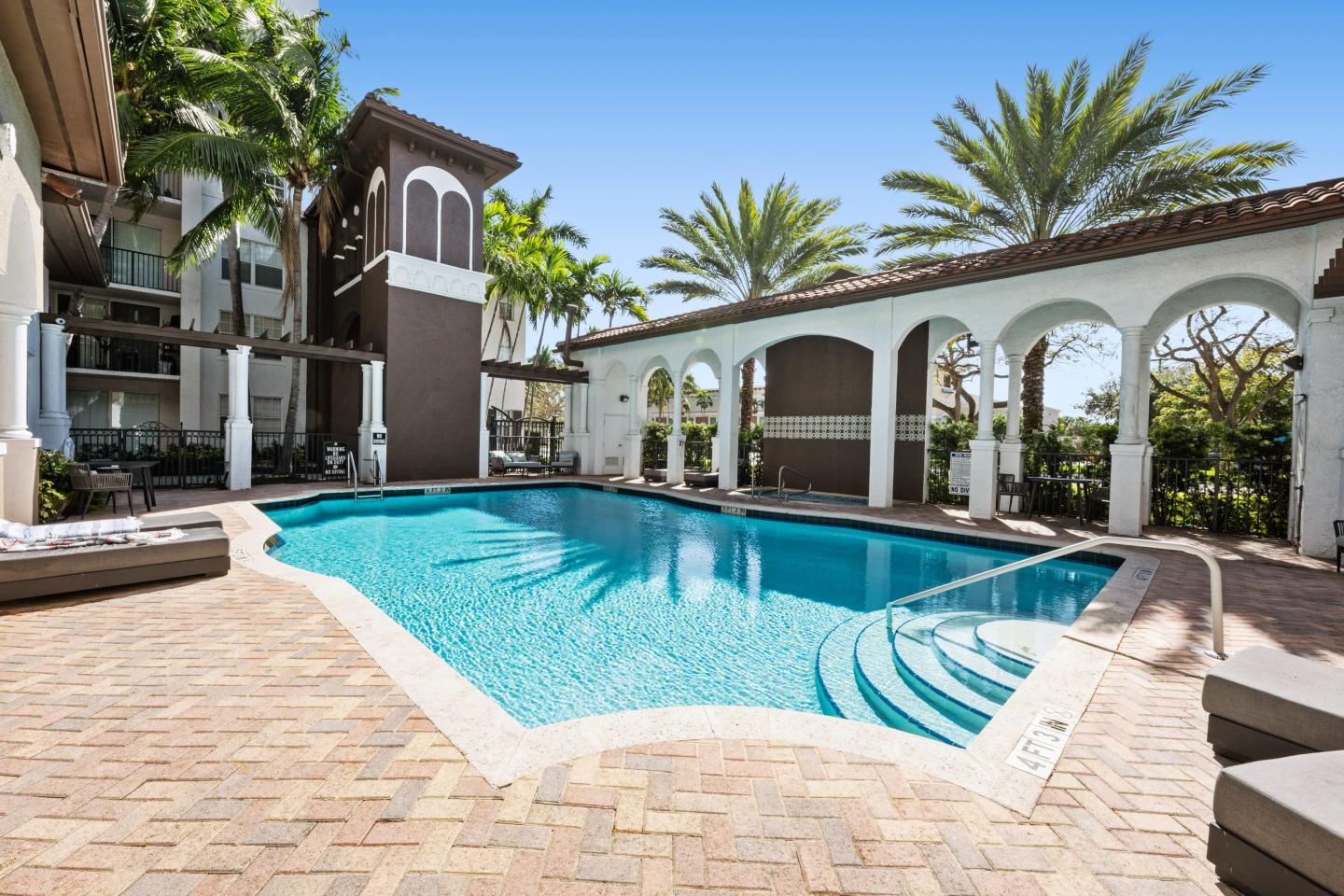 10X Mizner Park Image 6
