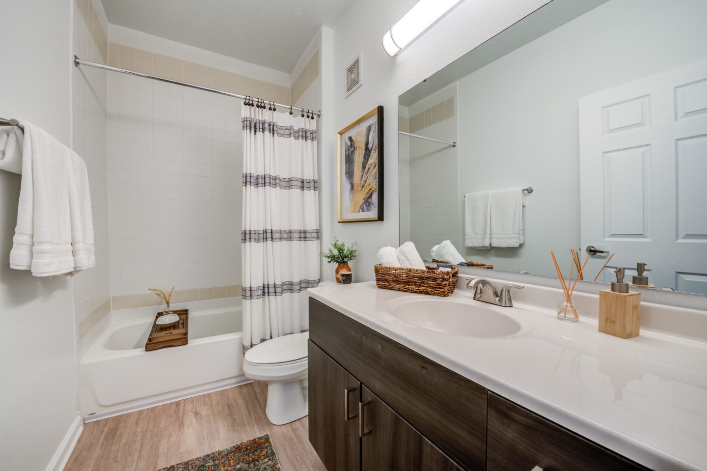 Bayview Club Apartments Image 11