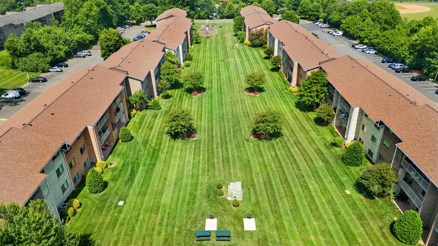 Gainsborough Court, Churchill Mews, and Copperfield Square Apartments & Townhomes Image 60